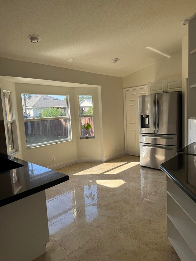 Building Photo - 3770 SW Darwin Blvd