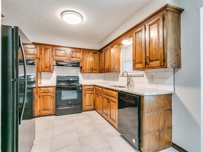 Building Photo - 1213 Westbrooke Terrace