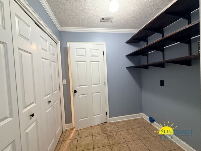 Building Photo - 2705 Apple Blossom Ct