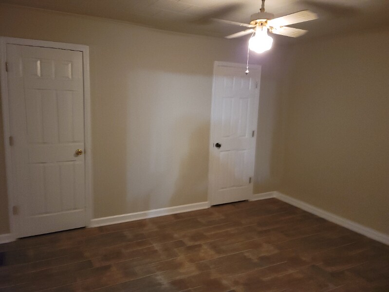 Building Photo - 408 Valley St