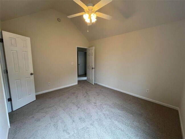 Building Photo - 4205 Pointe Vecchio Cir