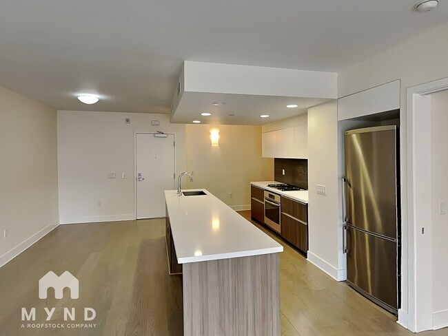 Building Photo - 1080 Sutter St