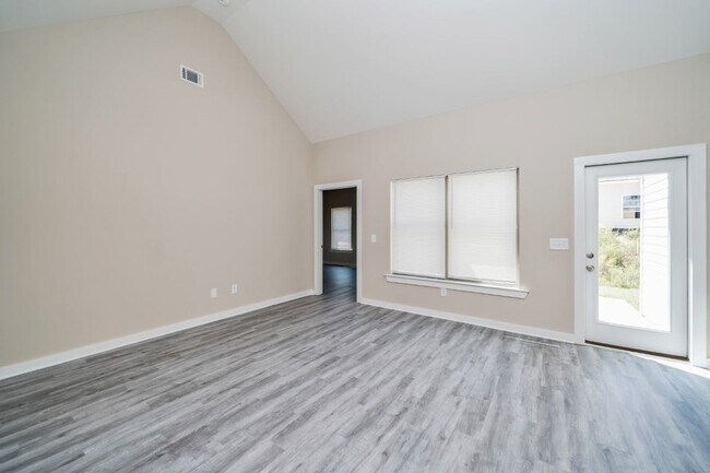 Building Photo - 5505 Blue Jay Cir