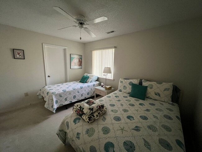 Building Photo - FURNISHED 2 BEDROOM/2 BATH UNIT 2ND FLOOR