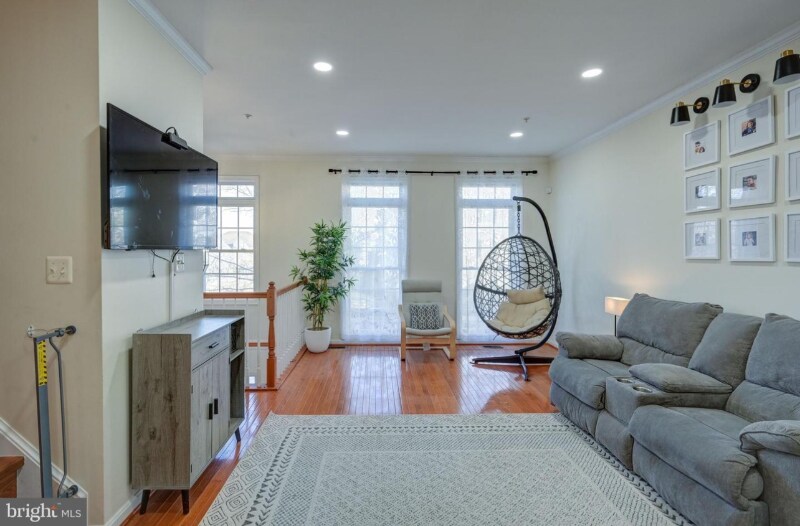 Building Photo - 8827 Montjoy Pl