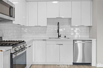 Building Photo - 12714 S Figueroa St