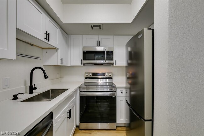 Building Photo - 5701 Smoke Ranch Rd