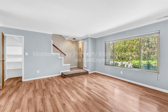 Building Photo - 3137 Seacrest Ave