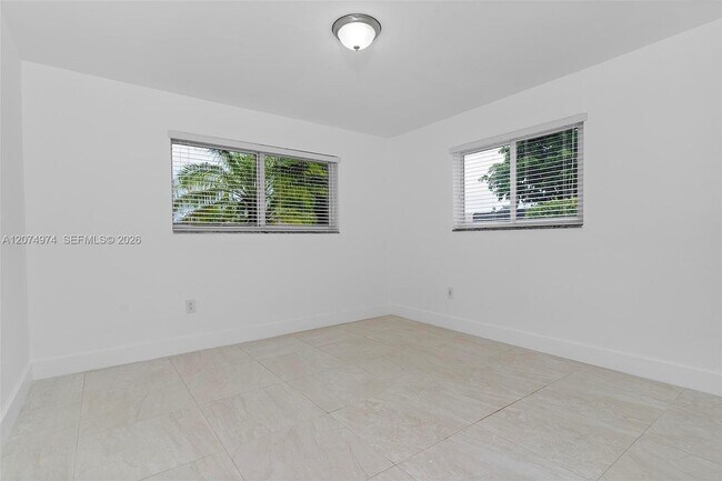 Building Photo - 6304 SW 93rd Pl