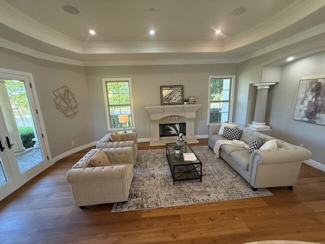 Building Photo - Luxury Two-Story 4BD/4.5BA Home, Located i...