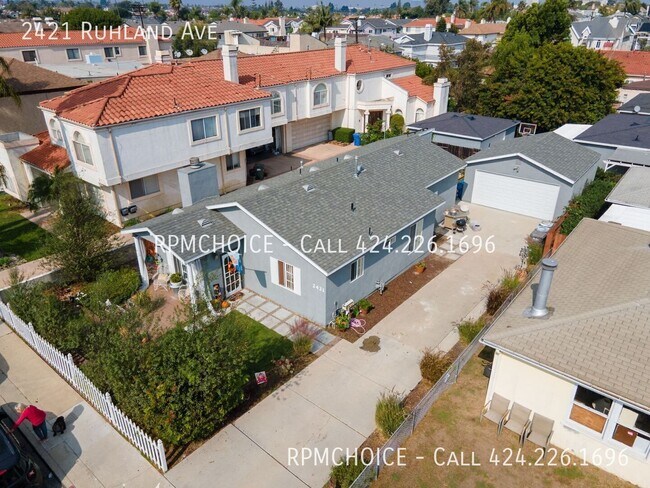 Building Photo - 2421 Ruhland Ave