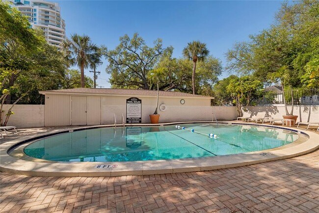 Building Photo - 3325 Bayshore Blvd