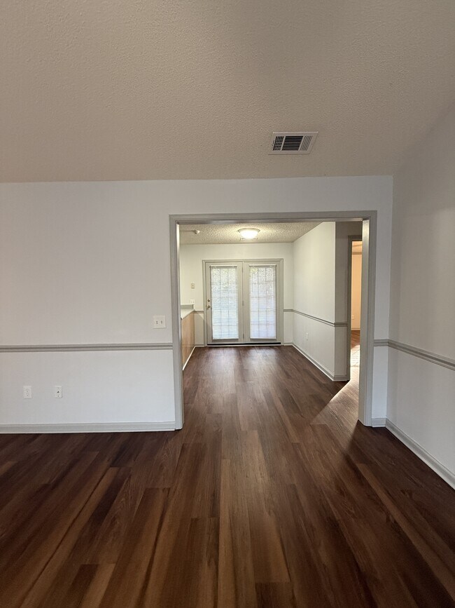 Building Photo - 1008 Old Oatland Island Rd