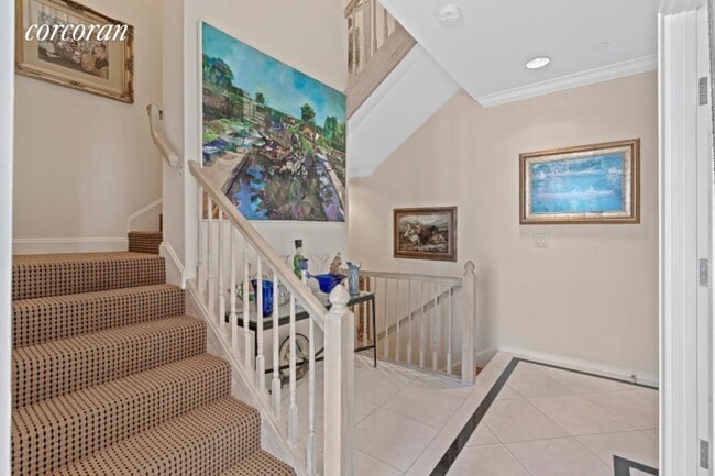 Building Photo - 222 Lakeview Ave