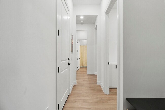 Building Photo - 10369 Northbrook Cir