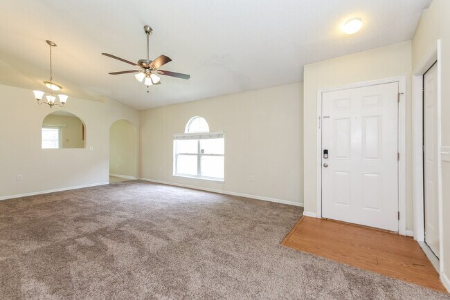 Building Photo - 12744 Ashbrook Cir W