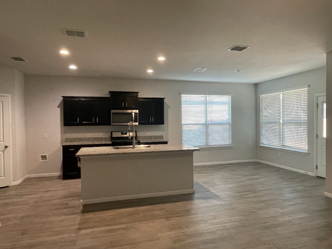 Building Photo - 9025 Eagles Landing Dr