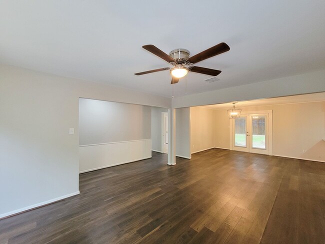Building Photo - Welcome to your dream rental! This meticulously remodeled 3-bedroom, 2-bathroom home in the heart...