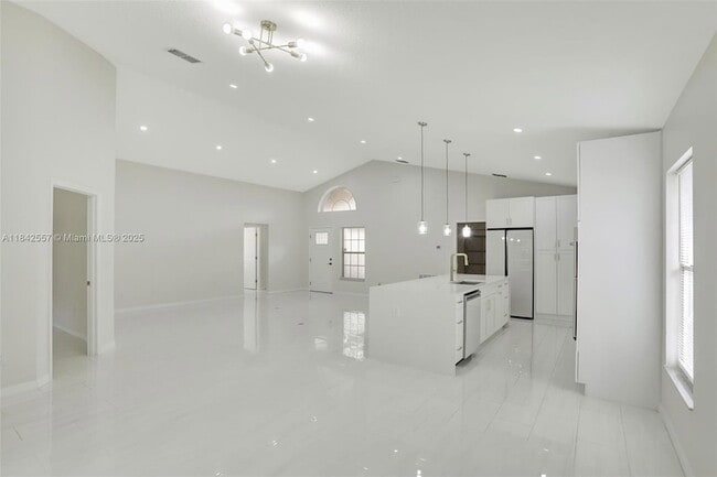 Building Photo - 502 Oxford Dr