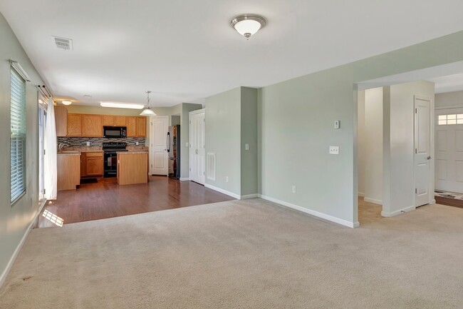 Building Photo - 2576 Jordan Ridge Dr