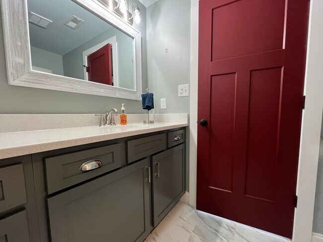 Building Photo - Lakefront Living in Lyman, SC