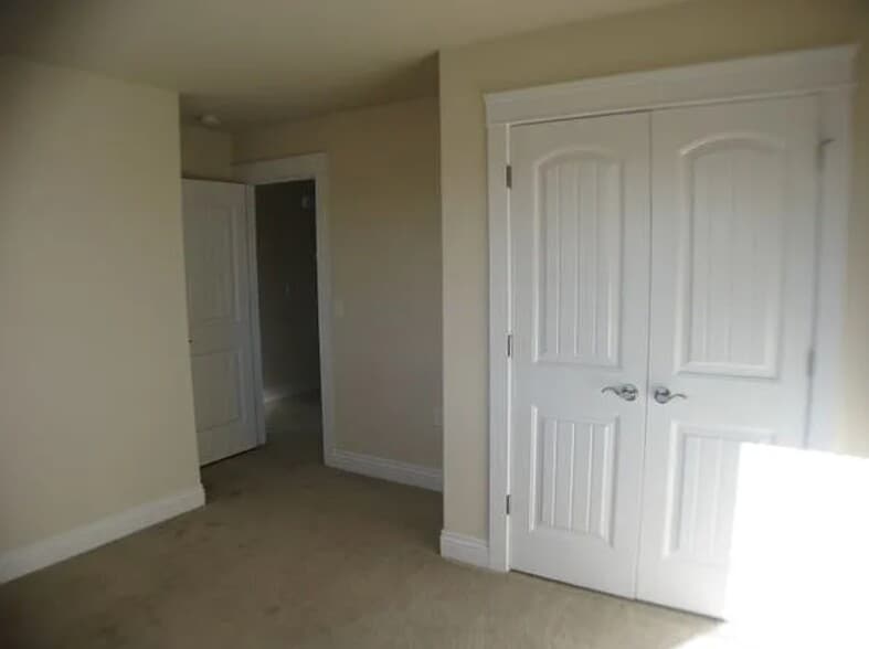 Building Photo - 115 Montalto Dr