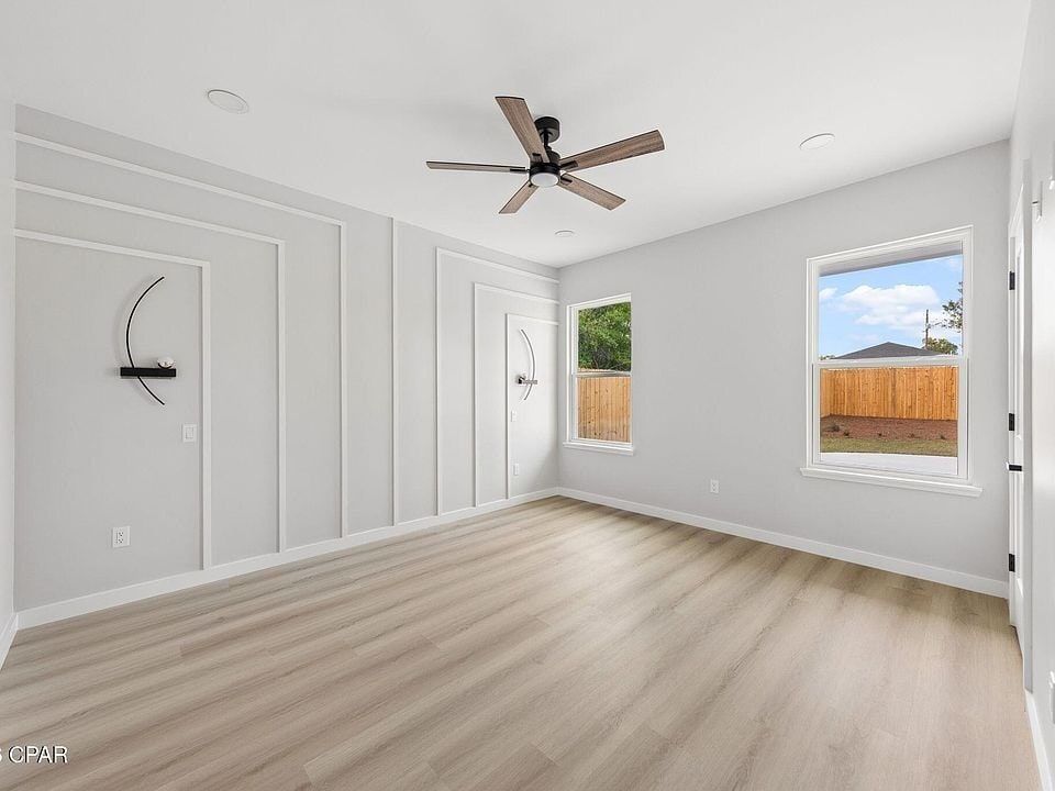 Building Photo - 517 E 8th St