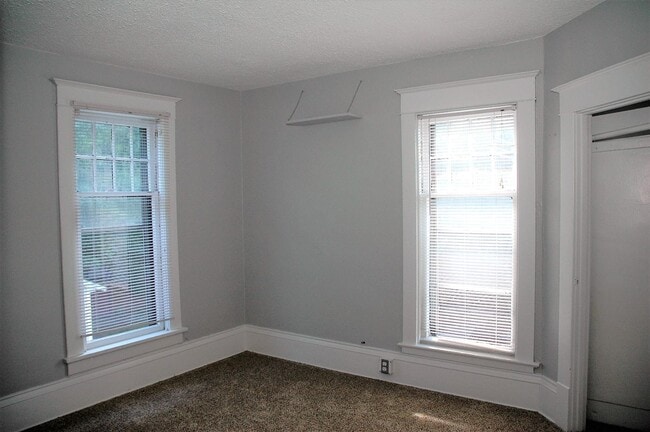 Building Photo - 141 Fuller Ave SE