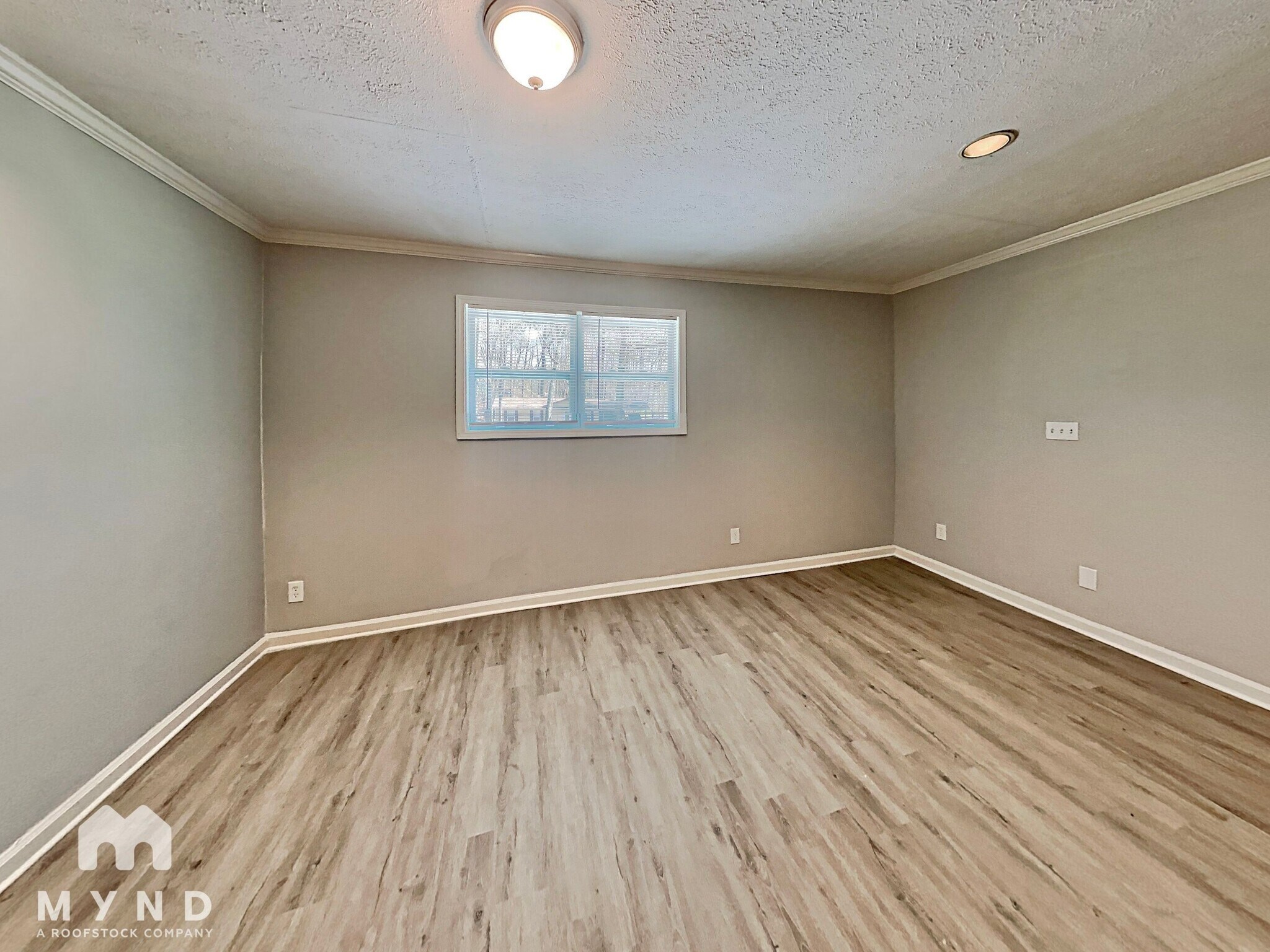 Building Photo - 8989 Leaf Ln