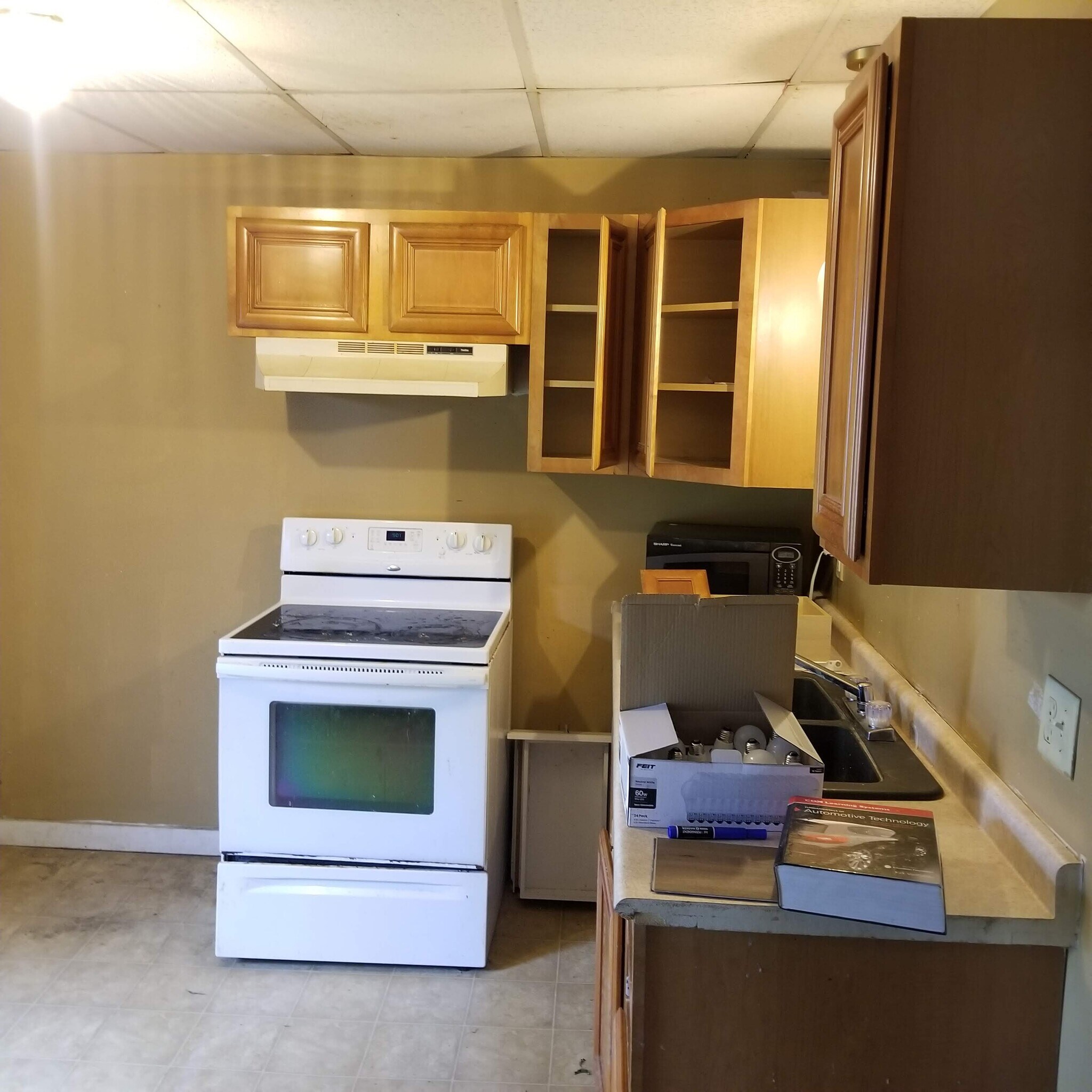 Kitchen - 619 S 4th St