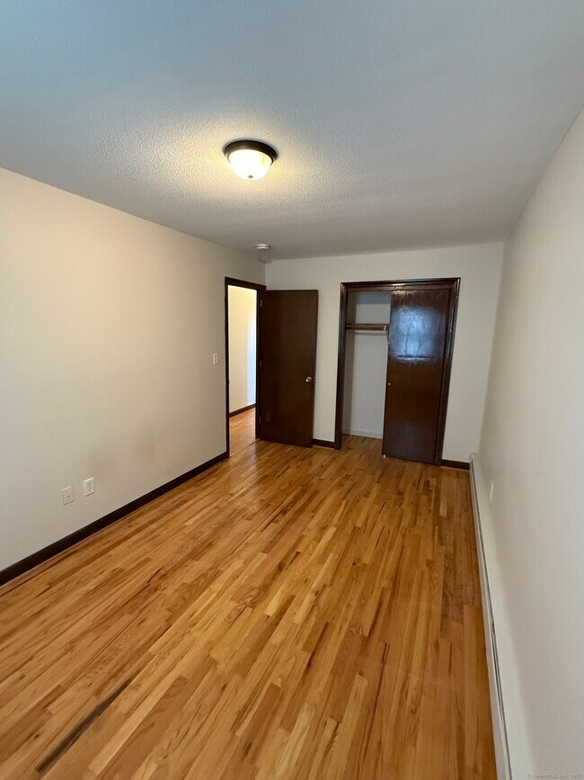 Building Photo - 500 Farmington Ave