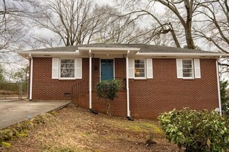Building Photo - 579 Nancy St