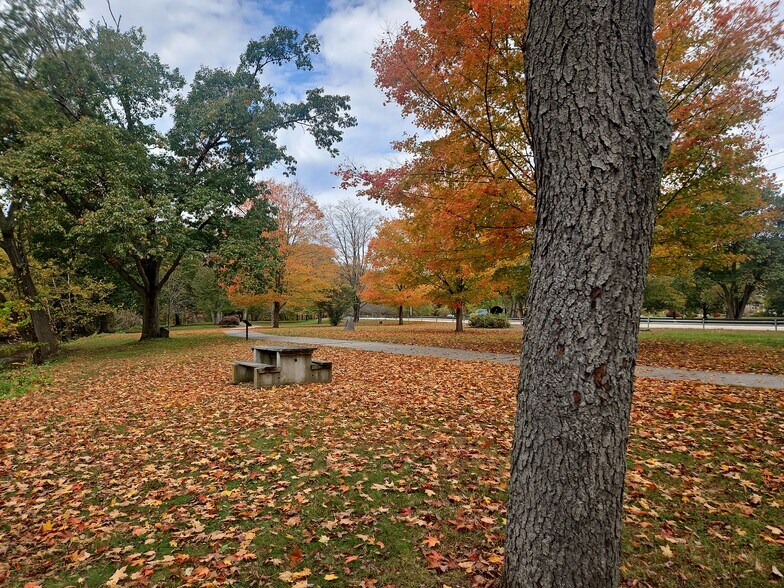 Building Photo - 4 Perrin Rd