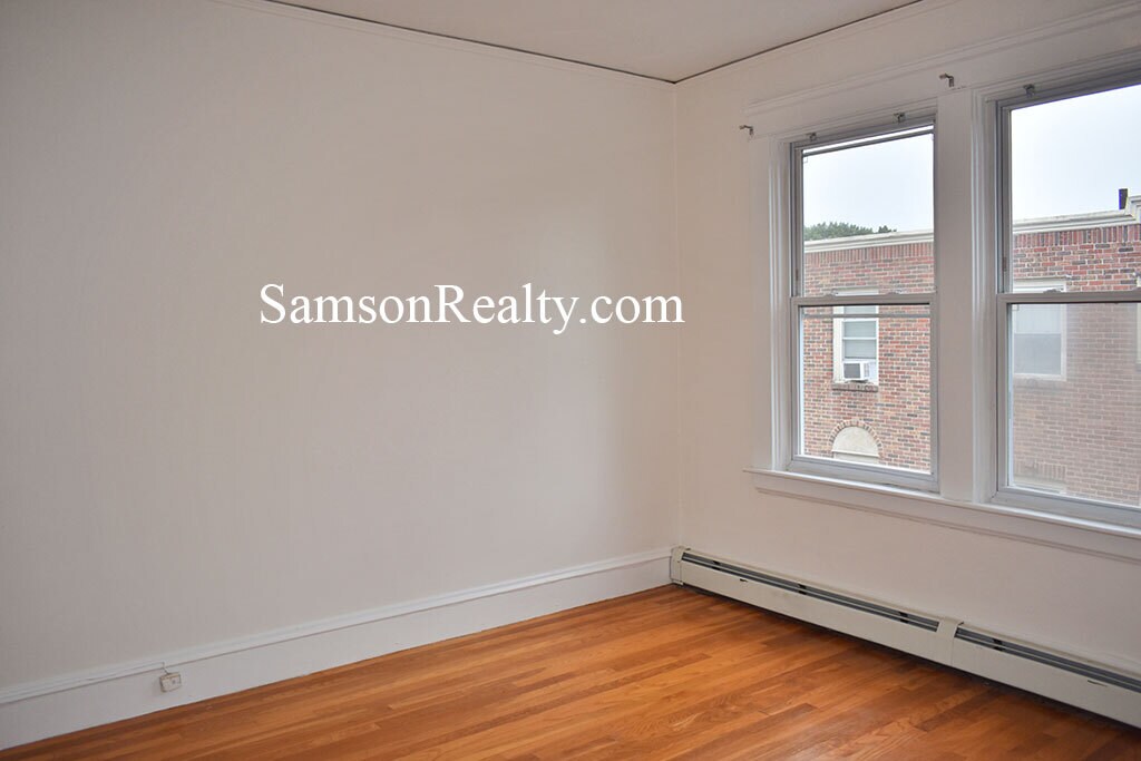 Building Photo - 40 Sessions St