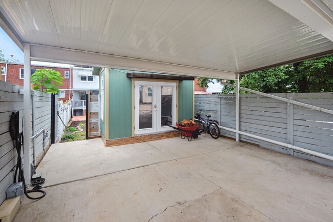 Building Photo - 1340 W St NE