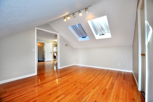 Building Photo - 16 Virginia Ln