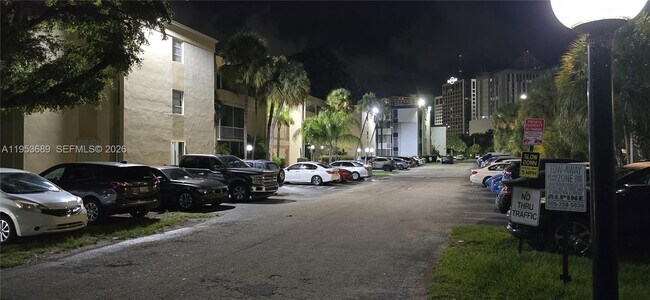 Building Photo - 9175 SW 77th Ave