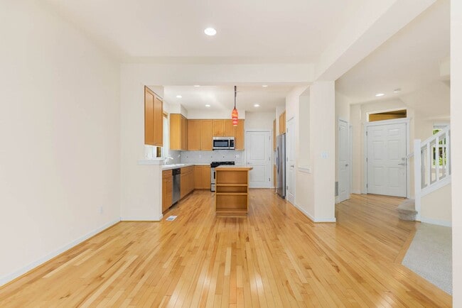 Building Photo - 516 Lingering Pine Dr NW