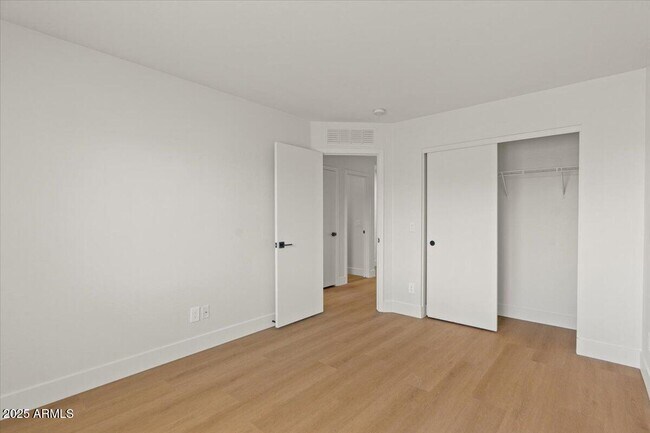 Building Photo - 2289 W Hayden Peak Dr
