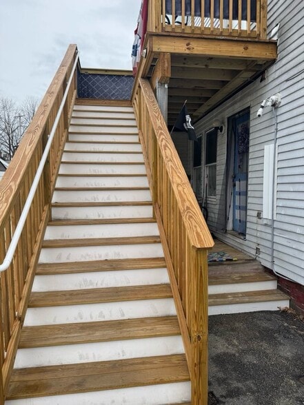 Building Photo - 121 Stone St
