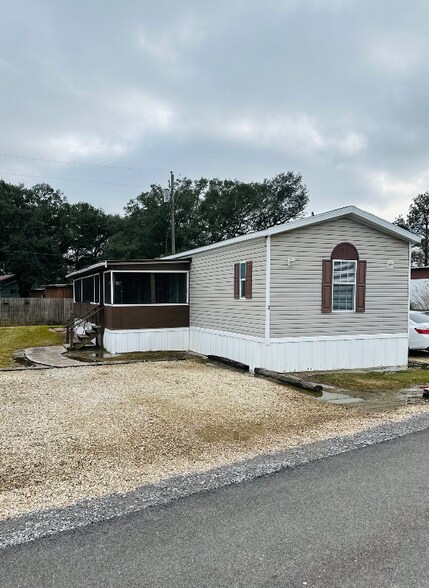 Building Photo - 33230 Walker North Rd