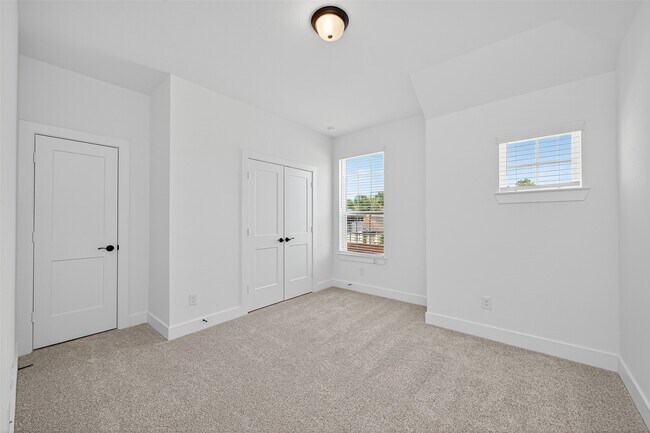 Building Photo - 13085 Brookwood Bnd Ln