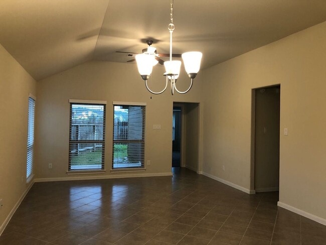 Building Photo - 15718 Whispering Green Dr