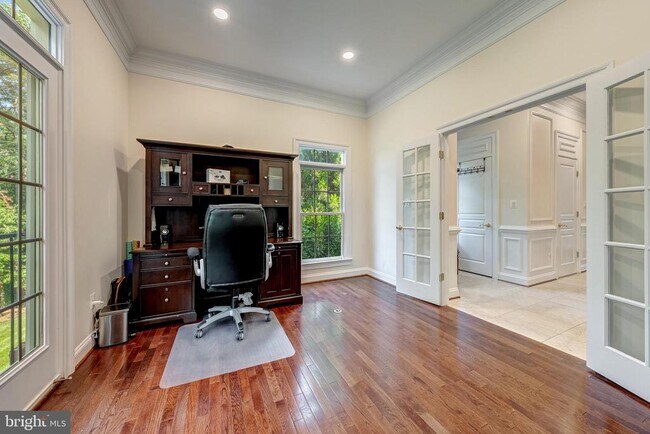 Building Photo - 18852 Ridgeback Ct