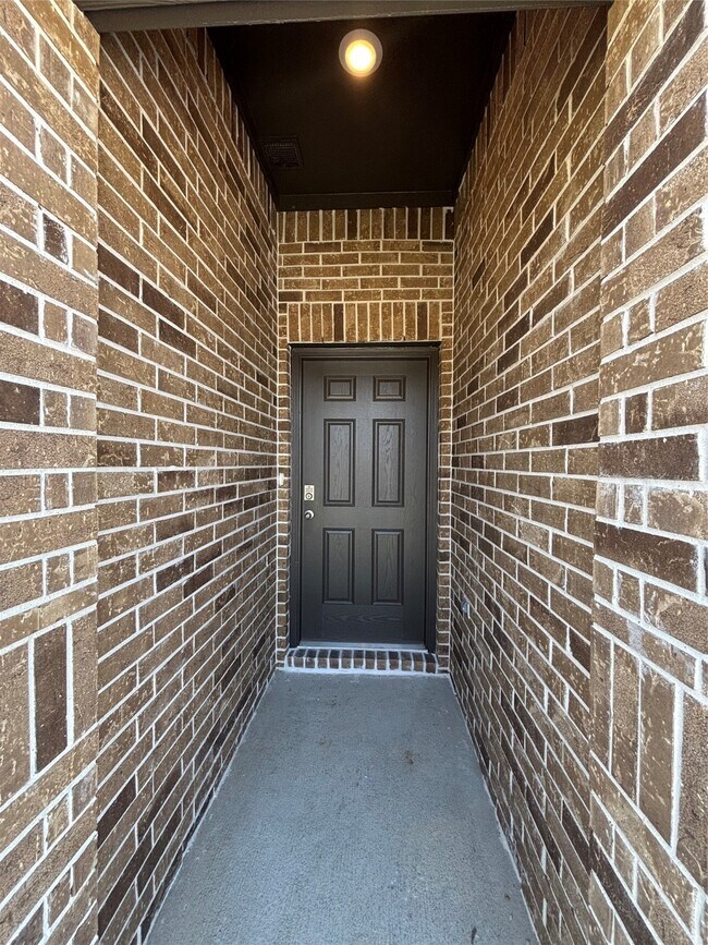 Building Photo - 27314 Oceanus Springs Dr