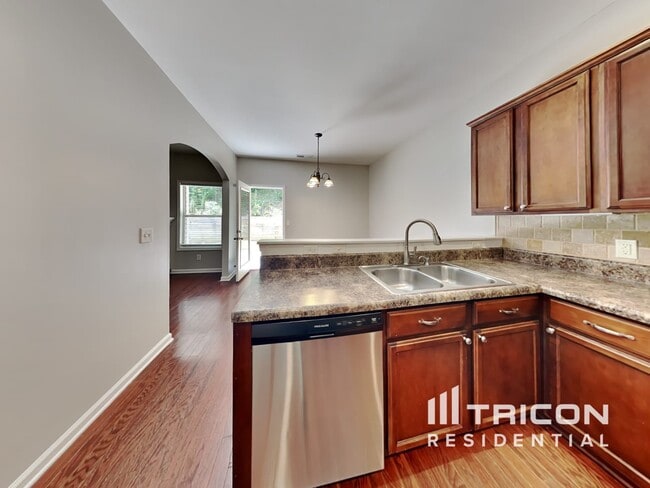 Building Photo - 127 Bethany Manor Dr