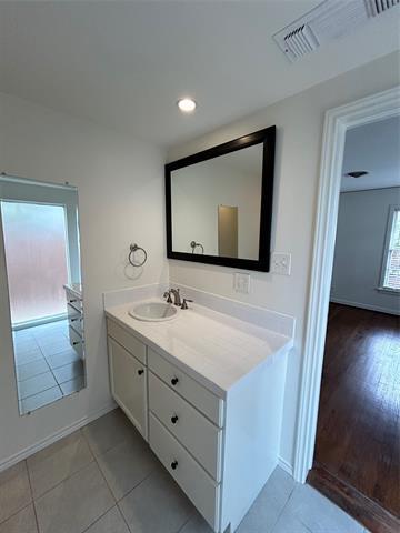 Building Photo - 5811 Palm Ln