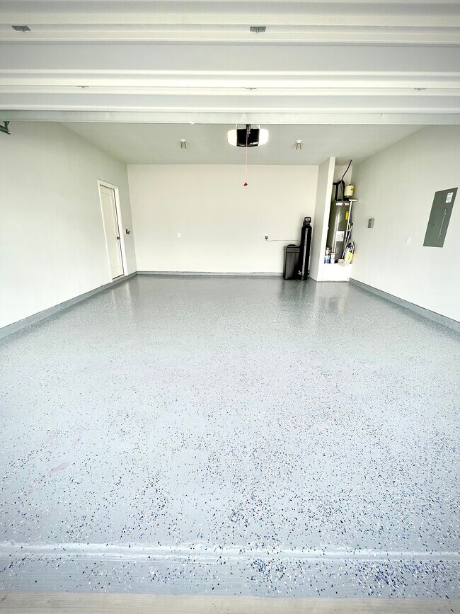 2 car garage - 19621 Caymus Dr