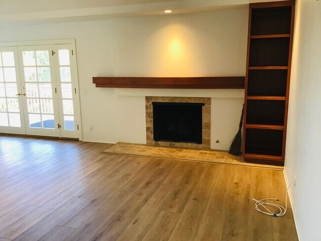 Building Photo - 1021 Trueno Ave
