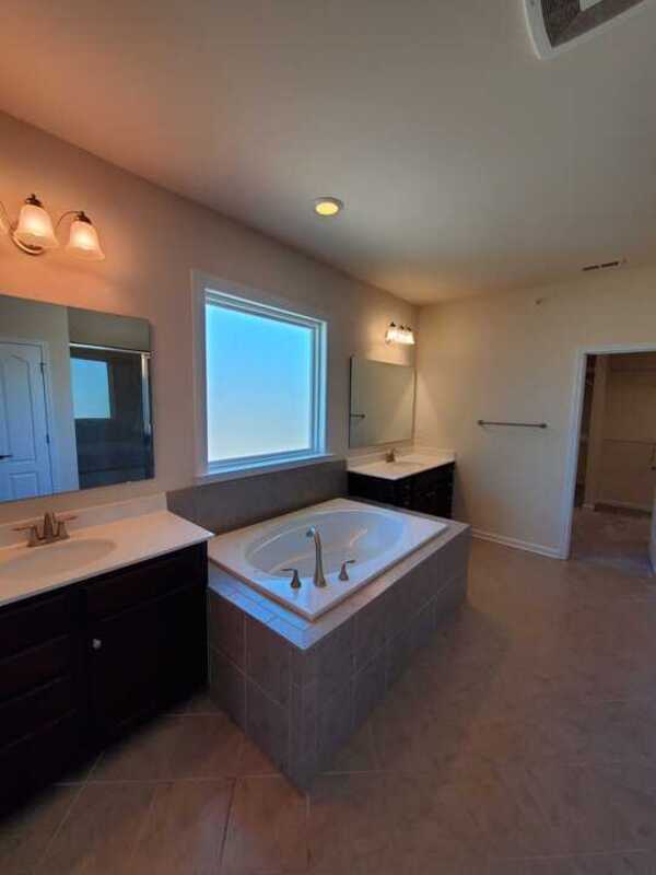 Building Photo - 1007 Anatrella Ln NW